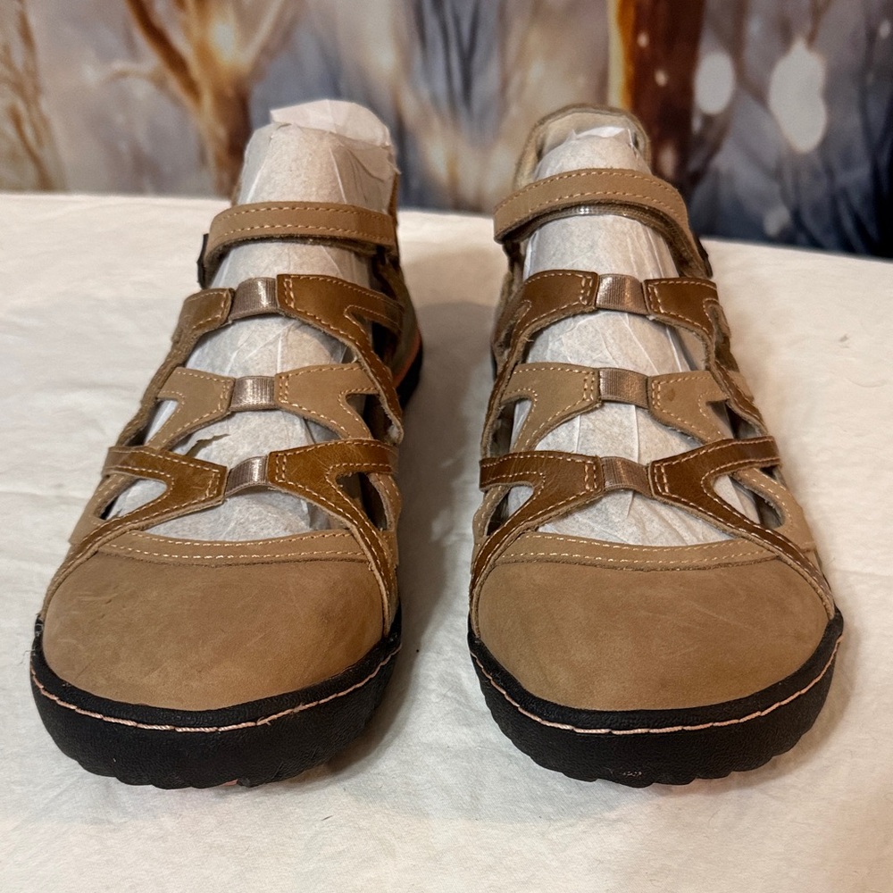 Jambu Brown Strappy Sandals